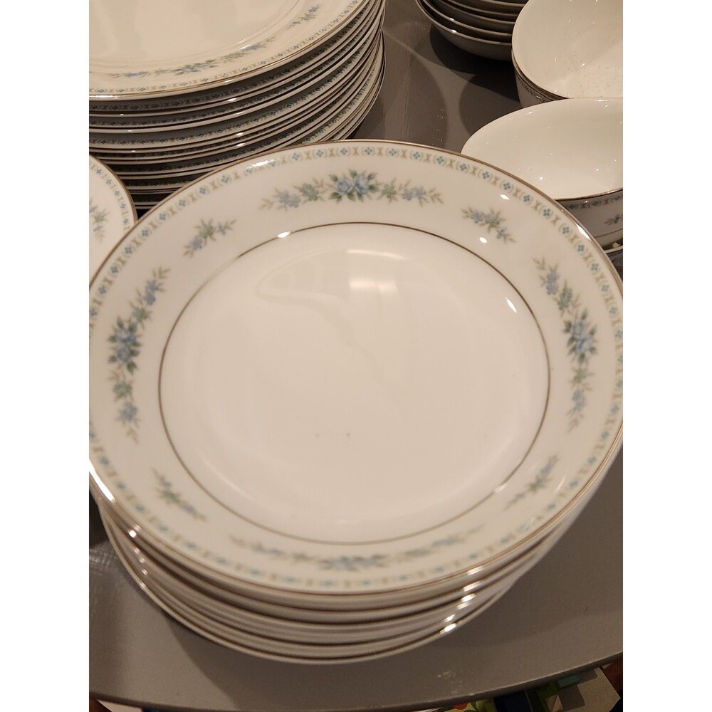Set Of 56 Rose China Roselawn 3706 Japan. Plates, Bowls, Cups, Platter - Picture 2 of 5